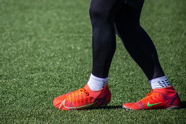 通过分析两 通过分析两